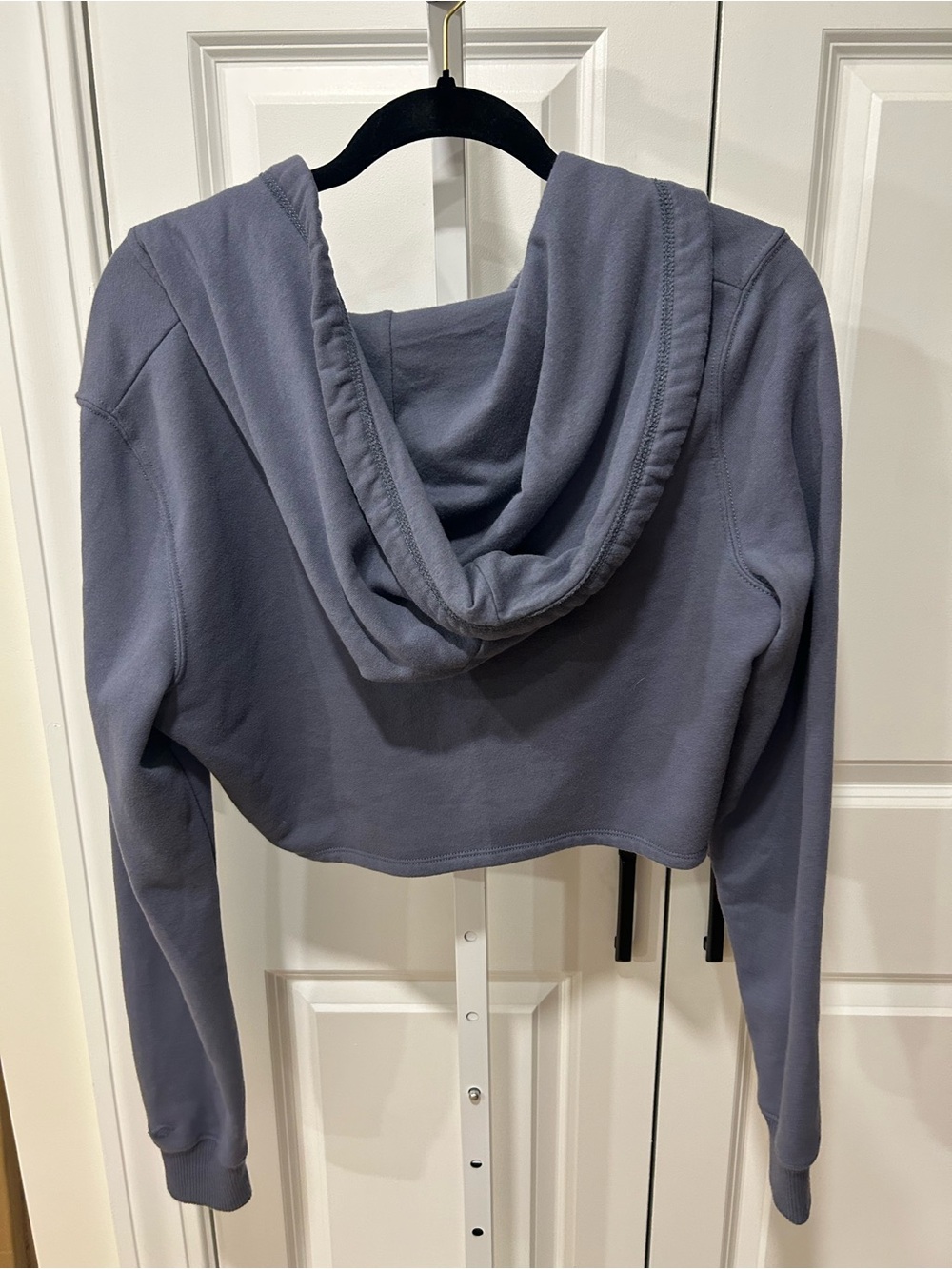 Hollister Women's Cropped Zip Hoodie - Picture 3 of 3